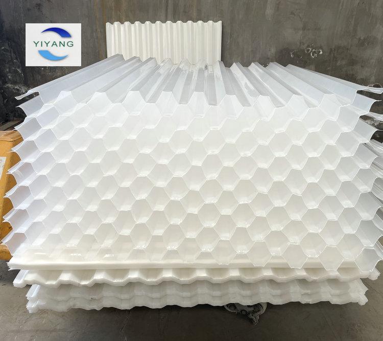 湖北襄陽(yáng)某小型污水廠(chǎng)蜂窩斜管焊接好發(fā)貨